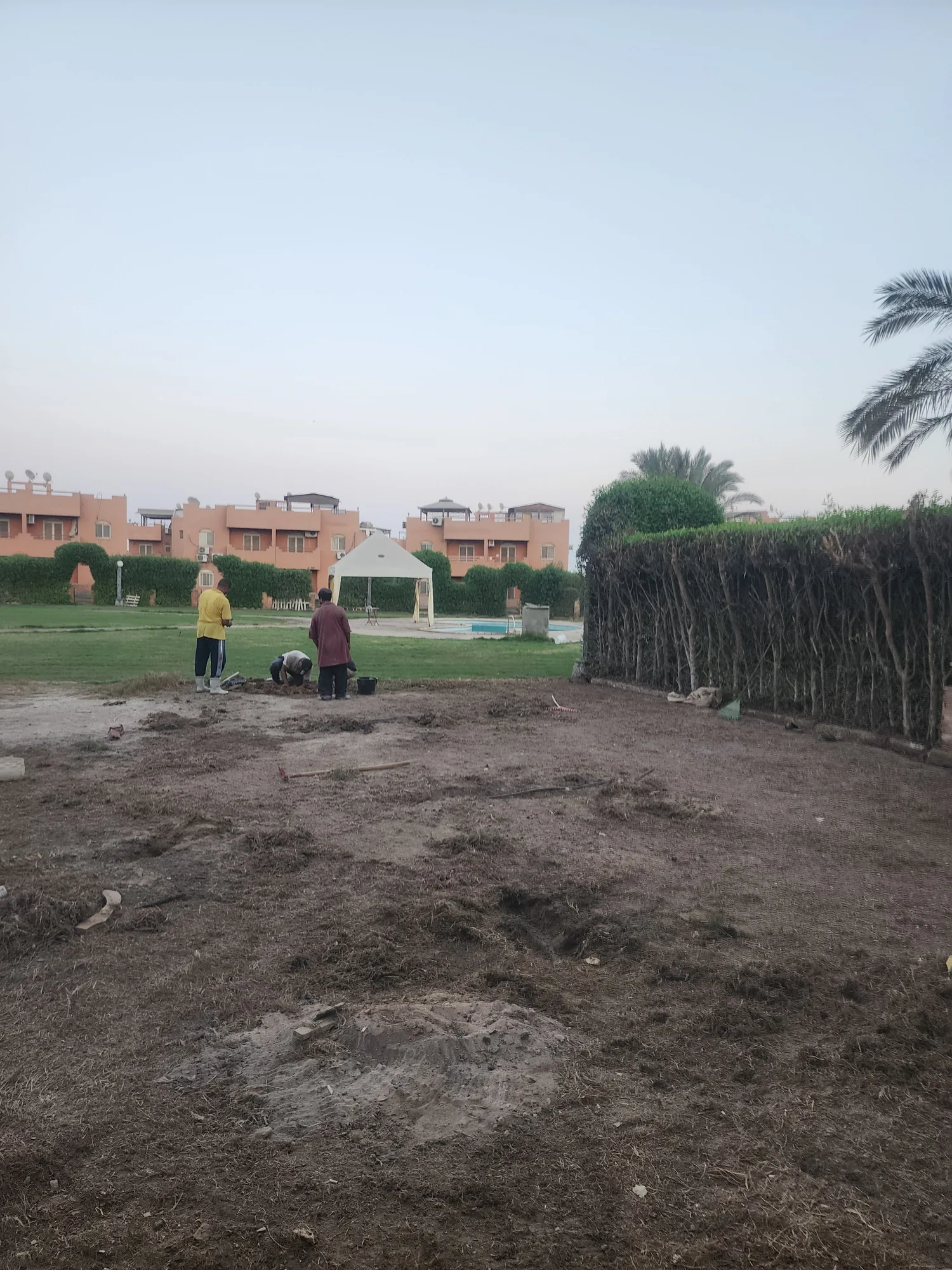 التشطيبات الداخلية والخارجية